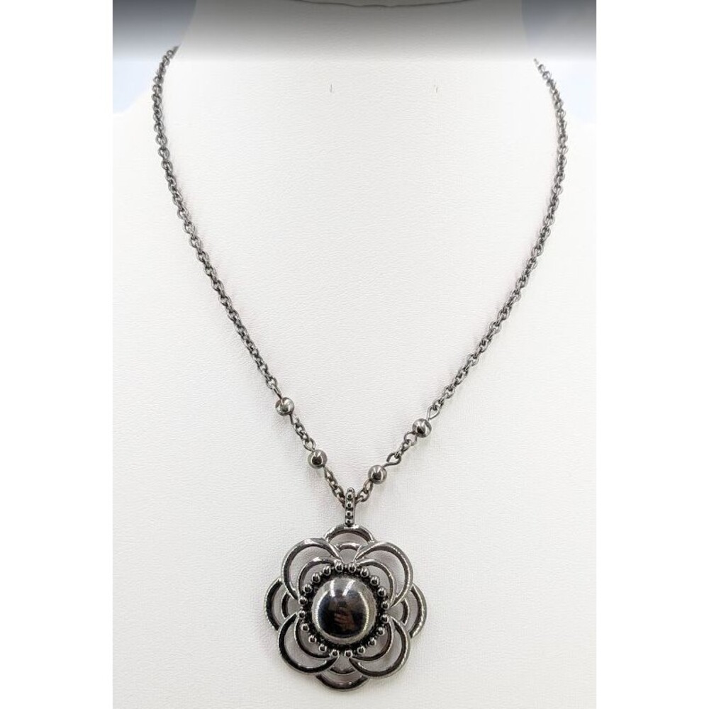 Liz Claiborne Signed Silver Tone Floral Pendant Necklace Lobster Clasp 20 Inch